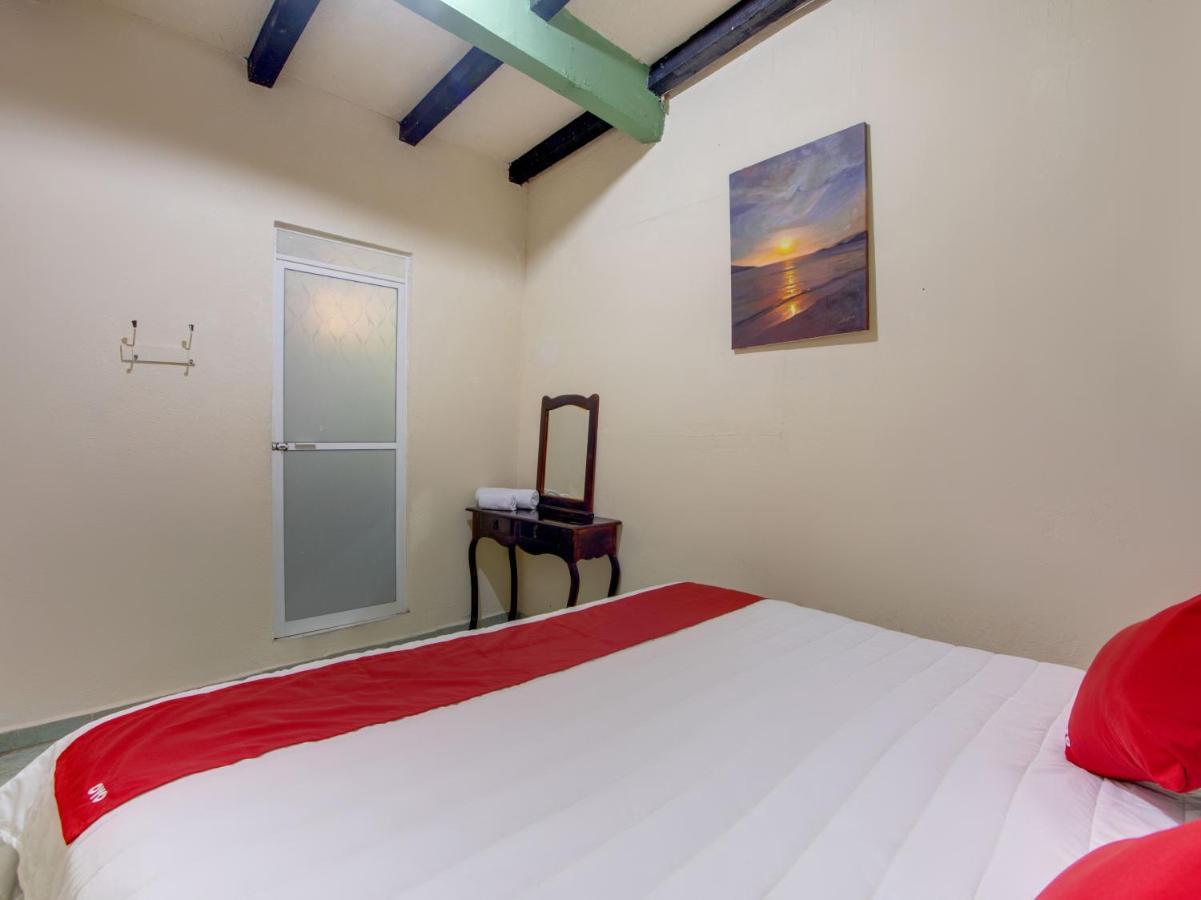 OYO Hotel Casa Ada Zihuatanejo Bagian luar foto