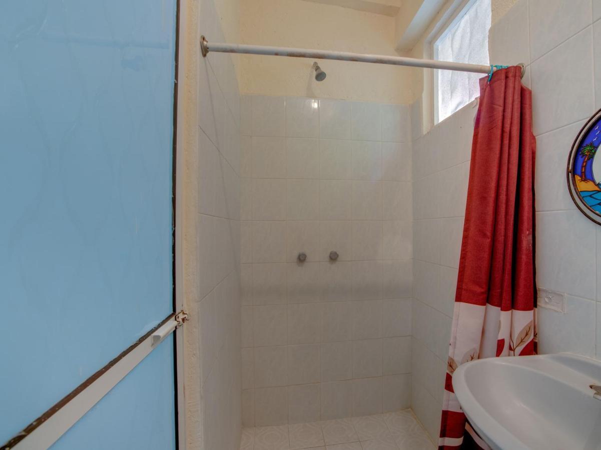 OYO Hotel Casa Ada Zihuatanejo Bagian luar foto